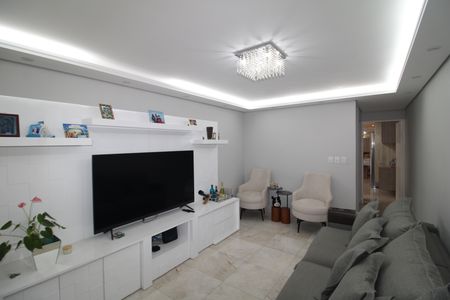 Casa à venda com 150m², 3 quartos e 2 vagasSala