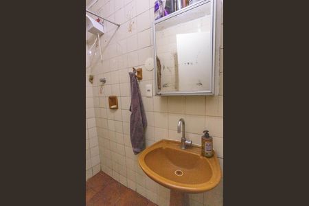 Casa à venda com 65m², 2 quartos e 1 vaga Casa à venda com 65m², 2 quartos e 1 vagaBanheiro