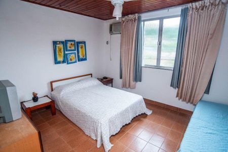 Casa à venda com 7 quartos, 452m² em Serra Grande, Niterói