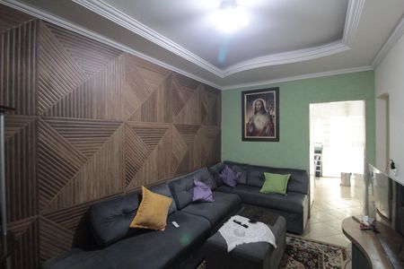 Casa à venda com 100m², 2 quartos e 2 vagasSala