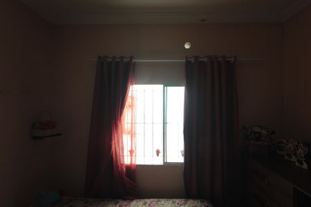 Casa à venda com 100m², 2 quartos e 2 vagasQuarto 2