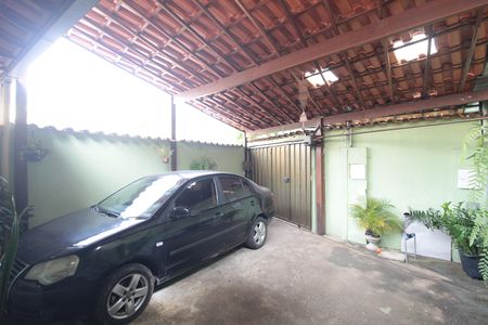 Casa à venda com 100m², 2 quartos e 2 vagasGaragem