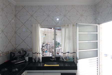 Casa à venda com 100m², 2 quartos e 2 vagasCozinha