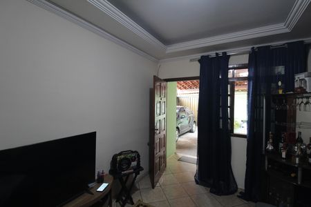 Sala de casa à venda com 2 quartos, 100m² em São João Batista, Belo Horizonte