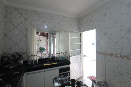Casa à venda com 100m², 2 quartos e 2 vagasCozinha