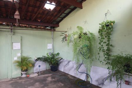 Casa à venda com 100m², 2 quartos e 2 vagasGaragem