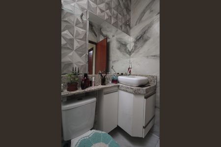 Casa à venda com 100m², 2 quartos e 2 vagasBanheiro Social