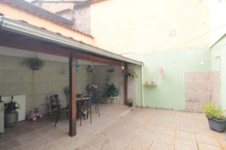 Casa à venda com 100m², 2 quartos e 2 vagasQuintal
