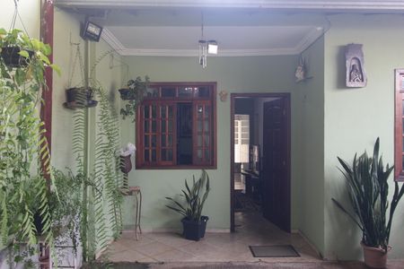 Casa à venda com 100m², 2 quartos e 2 vagasGaragem
