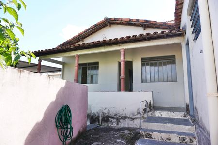 Casa para alugar com 180m², 3 quartos e 3 vagas Casa para alugar com 180m², 3 quartos e 3 vagasFachada da casa