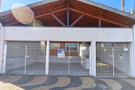 Casa para alugar com 180m², 3 quartos e 4 vagasFachada