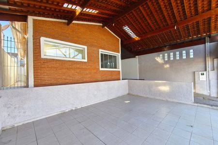 Casa para alugar com 180m², 3 quartos e 4 vagasQuintal - Garagem