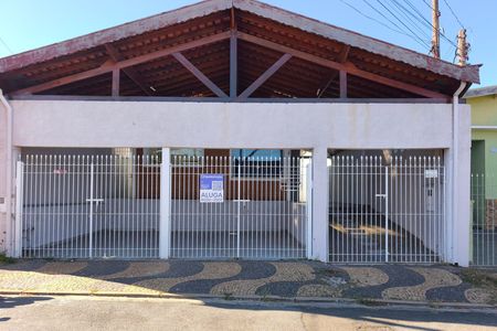 Casa para alugar com 180m², 3 quartos e 4 vagasPLACA ISTALADA NA FACHADA