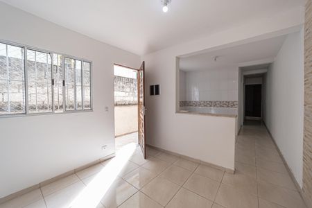 Casa para alugar com 80m², 2 quartos e 1 vagaSala