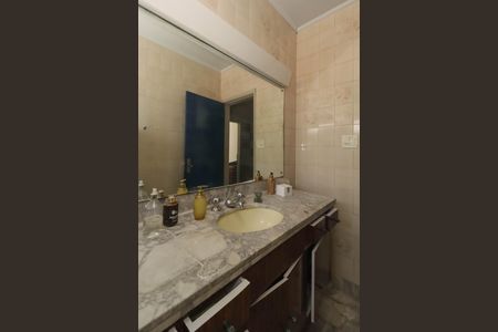 Casa à venda com 283m², 4 quartos e 2 vagas Casa à venda com 283m², 4 quartos e 2 vagasBanheiro 1