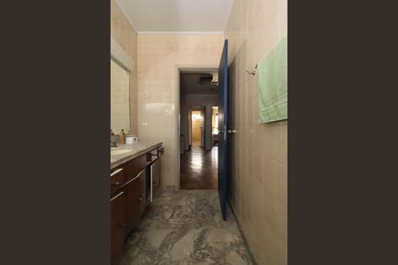 Casa à venda com 283m², 4 quartos e 2 vagas Casa à venda com 283m², 4 quartos e 2 vagasBanheiro 1