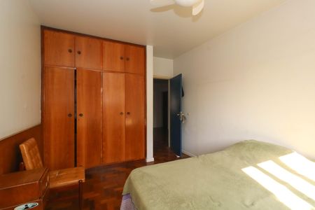 Casa à venda com 283m², 4 quartos e 2 vagas Casa à venda com 283m², 4 quartos e 2 vagasQuarto 1