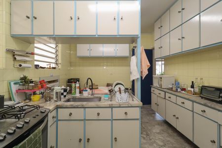 Cozinha de casa para alugar com 4 quartos, 283m² em Sumaré, São Paulo
