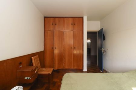 Casa à venda com 283m², 4 quartos e 2 vagas Casa à venda com 283m², 4 quartos e 2 vagasQuarto 1