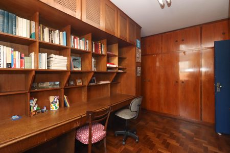 Casa à venda com 283m², 4 quartos e 2 vagas Casa à venda com 283m², 4 quartos e 2 vagasQuarto 3