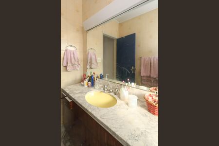 Casa à venda com 283m², 4 quartos e 2 vagas Casa à venda com 283m², 4 quartos e 2 vagasBanheiro da Suíte
