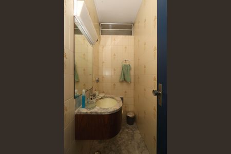 Casa à venda com 283m², 4 quartos e 2 vagas Casa à venda com 283m², 4 quartos e 2 vagasLavabo