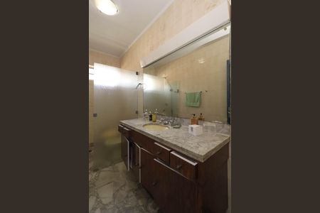 Casa à venda com 283m², 4 quartos e 2 vagas Casa à venda com 283m², 4 quartos e 2 vagasBanheiro 1