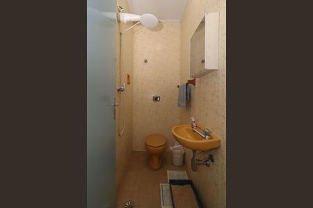 Casa à venda com 283m², 4 quartos e 2 vagas Casa à venda com 283m², 4 quartos e 2 vagasBanheiro de serviço