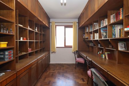 Casa à venda com 283m², 4 quartos e 2 vagas Casa à venda com 283m², 4 quartos e 2 vagasQuarto 3