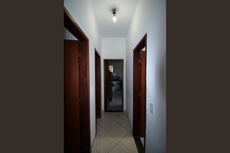 Sala - Corredor de casa à venda com 4 quartos, 197m² em Olaria, Rio de Janeiro