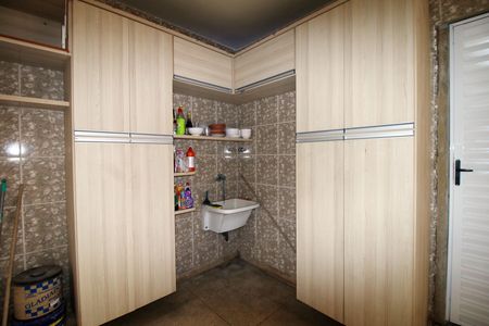 Casa à venda com 197m², 4 quartos e 1 vagaÁrea de Serviço