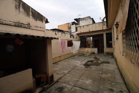 Casa à venda com 197m², 4 quartos e 1 vagaQuintal fundos 