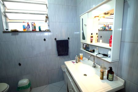 Casa à venda com 197m², 4 quartos e 1 vagaBanheiro
