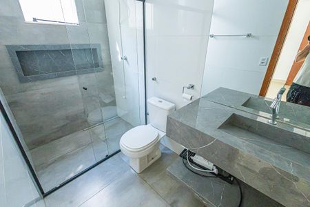 Casa para alugar com 280m², 4 quartos e 4 vagas Casa para alugar com 280m², 4 quartos e 4 vagassuite