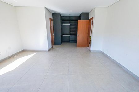 Casa para alugar com 280m², 4 quartos e 4 vagas Casa para alugar com 280m², 4 quartos e 4 vagasquarto 1 / suite e varanda
