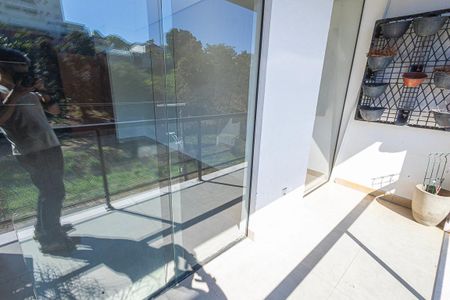 Casa para alugar com 280m², 4 quartos e 4 vagas Casa para alugar com 280m², 4 quartos e 4 vagasvaranda