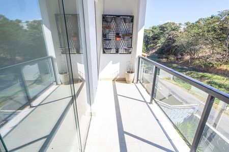 Casa para alugar com 280m², 4 quartos e 4 vagas Casa para alugar com 280m², 4 quartos e 4 vagasvaranda