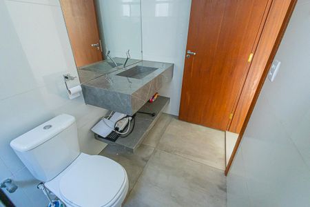 Casa para alugar com 280m², 4 quartos e 4 vagas Casa para alugar com 280m², 4 quartos e 4 vagassuite
