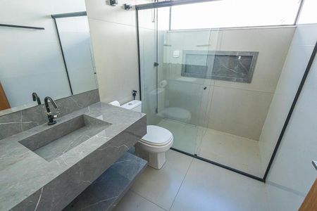 Casa para alugar com 280m², 4 quartos e 4 vagas Casa para alugar com 280m², 4 quartos e 4 vagasbanheiro
