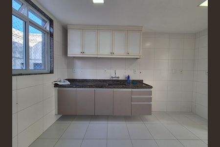 Apartamento para alugar com 275m², 3 quartos e sem vaga