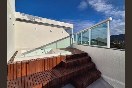 Apartamento para alugar com 275m², 3 quartos e sem vaga
