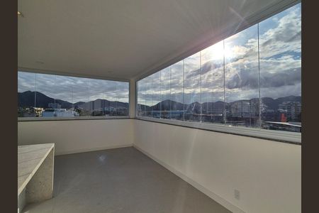 Apartamento para alugar com 275m², 3 quartos e sem vaga