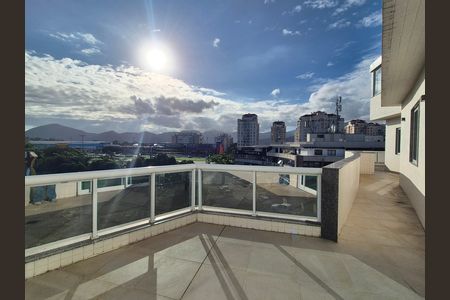 Apartamento para alugar com 275m², 3 quartos e sem vaga
