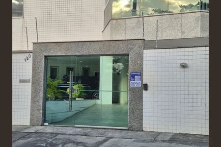 Apartamento para alugar com 275m², 3 quartos e sem vaga