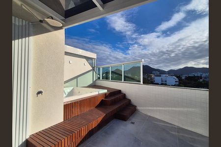 Apartamento para alugar com 275m², 3 quartos e sem vaga