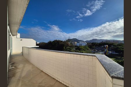 Apartamento para alugar com 275m², 3 quartos e sem vaga