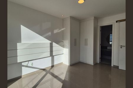 Apartamento para alugar com 275m², 3 quartos e sem vaga