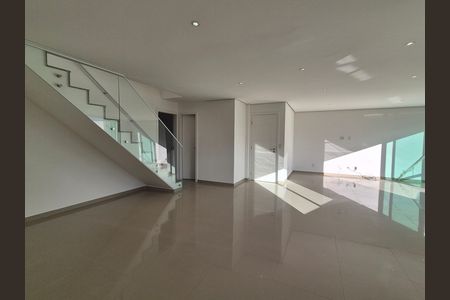 Apartamento para alugar com 275m², 3 quartos e sem vaga