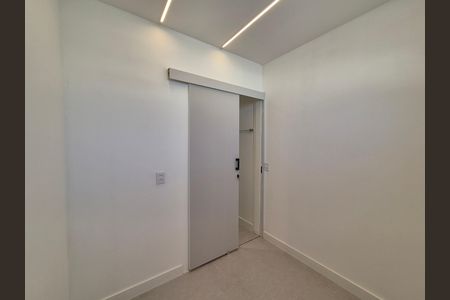 Apartamento para alugar com 275m², 3 quartos e sem vaga