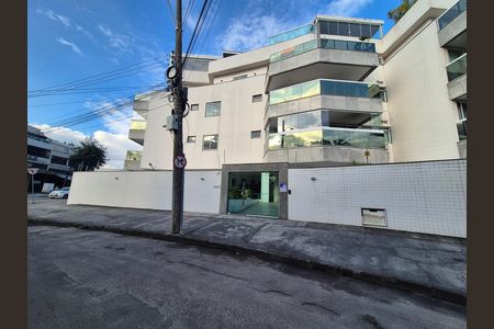 Apartamento para alugar com 275m², 3 quartos e sem vaga